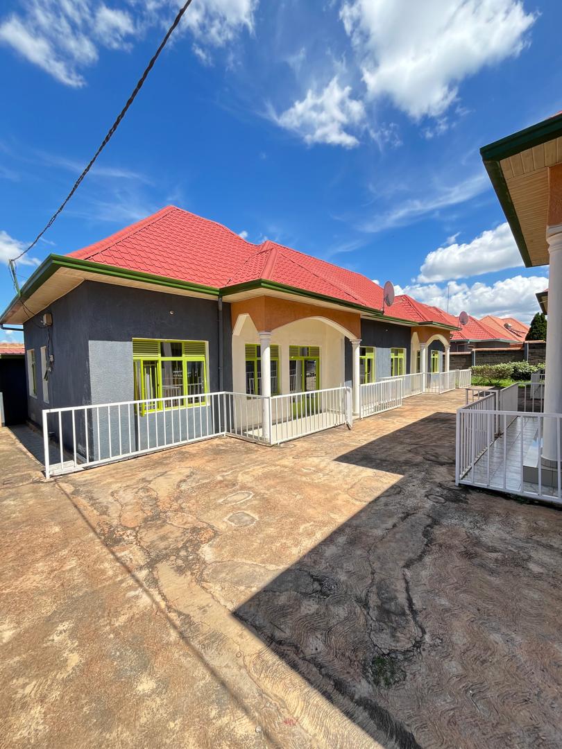 Residential House For Rent-Kanombe — photo 4