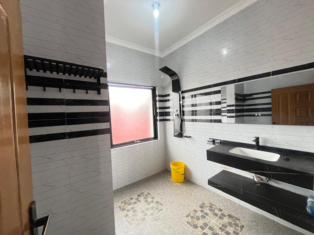 Investment Opportunity 3-in-1 House for Sale in Kibagabaga — photo 6
