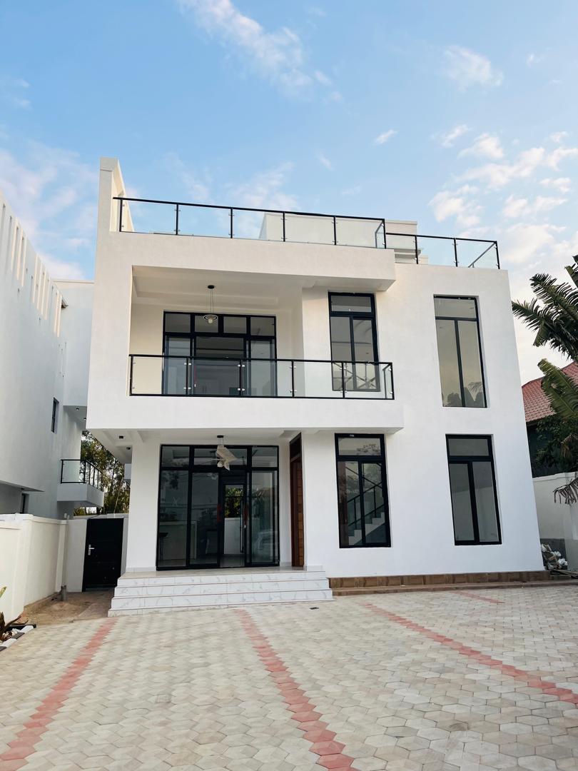 Luxury Villa for Sale in Niboyi — photo 2