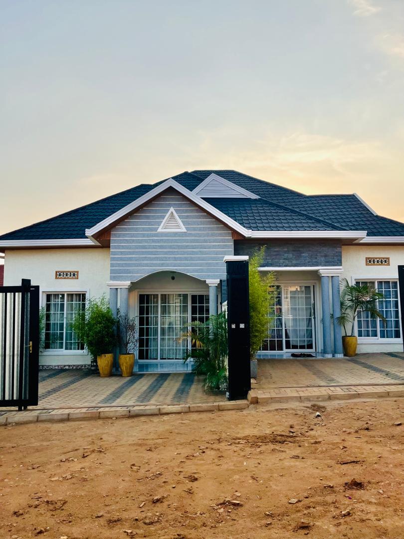 House in Kanombe — photo 4