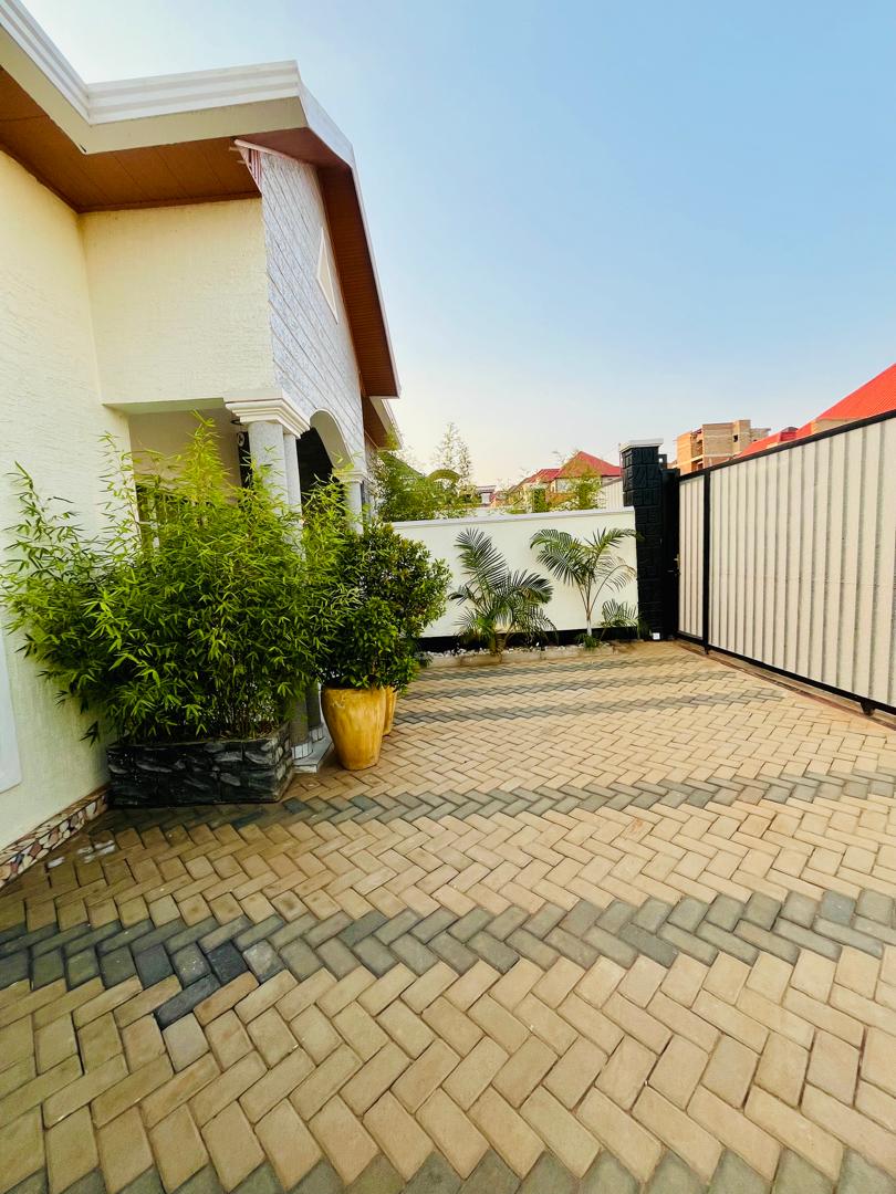 House in Kanombe — photo 7