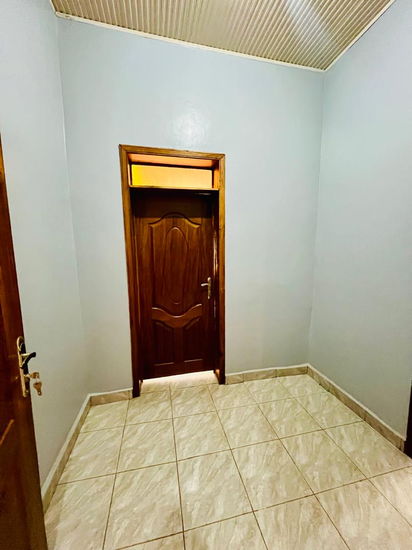 House for Sale in Busanza — photo 7