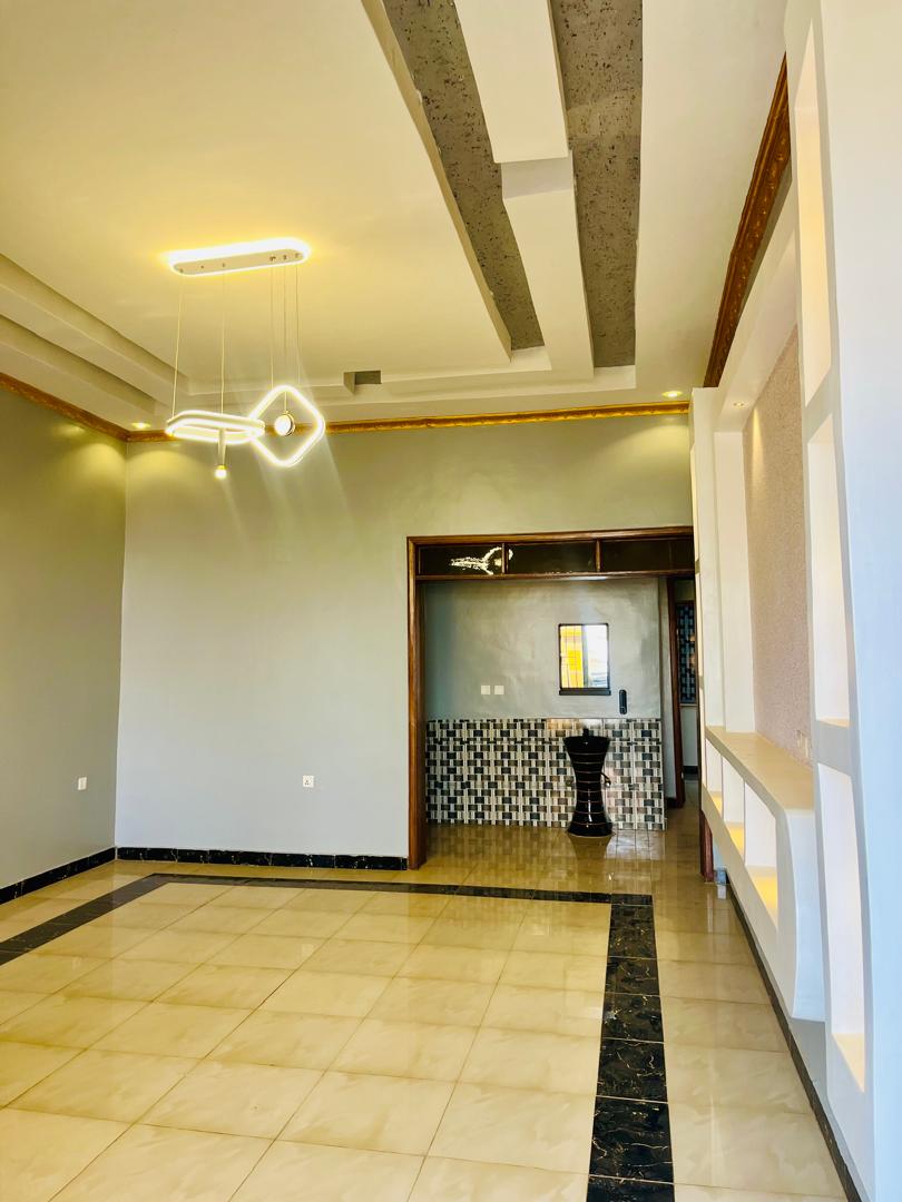 House for Sale in Busanza — photo 4