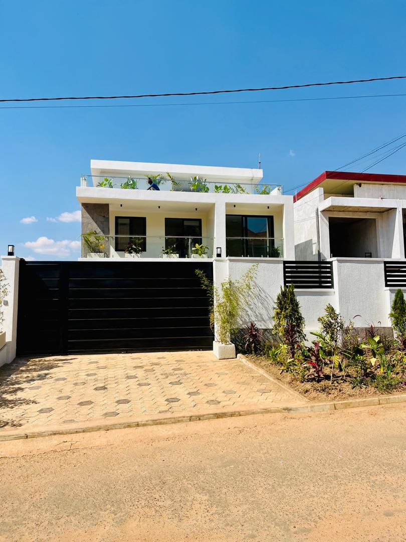 Luxury Modern Villa For Sale in Kibagabaga — photo 2